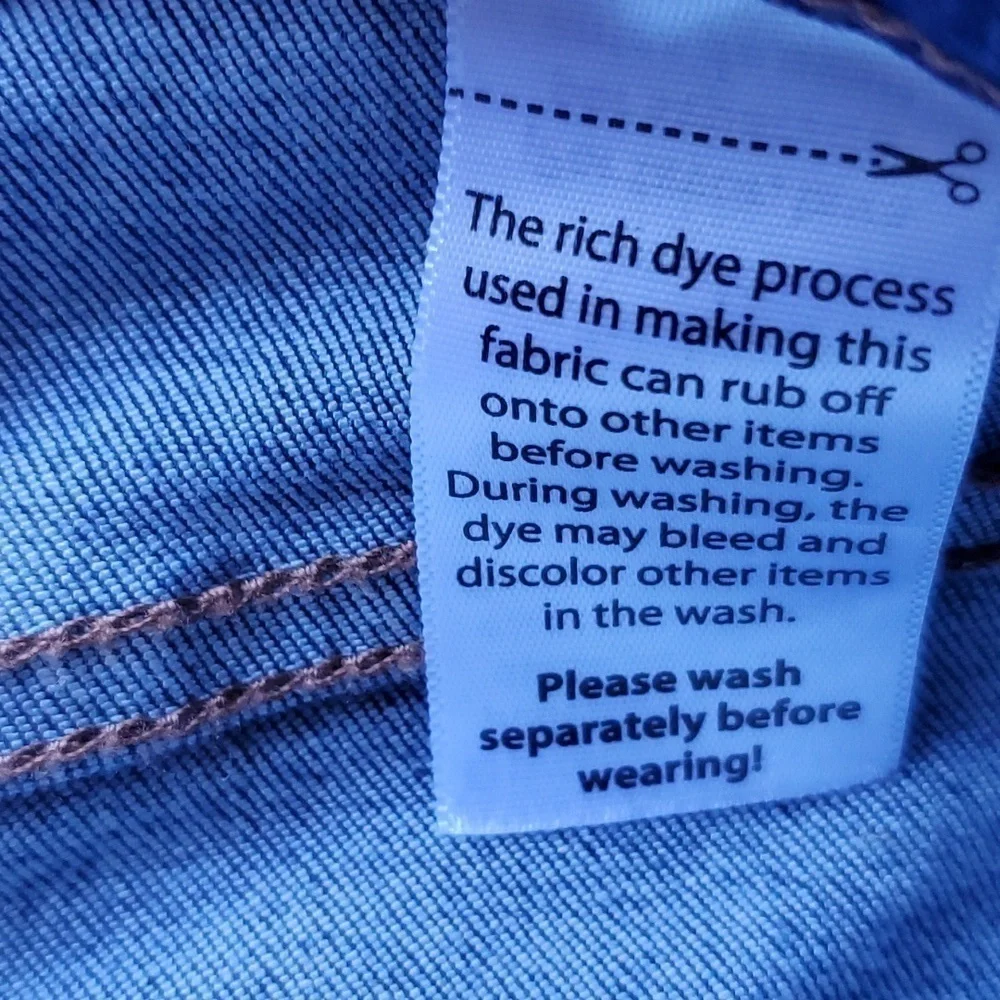 Time & True mid rise blue jean short size 4 - Picture 5 of 8